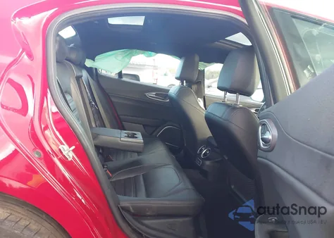 2022 Alfa Romeo Giulia Veloce Awd z USA, uszkodzony, nr VIN ZARFANBN8N7659770